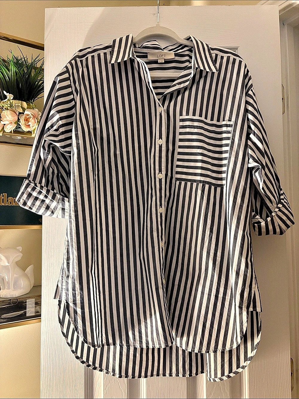 LOFT Striped Button Down Shirt in Navy & White Size Medium